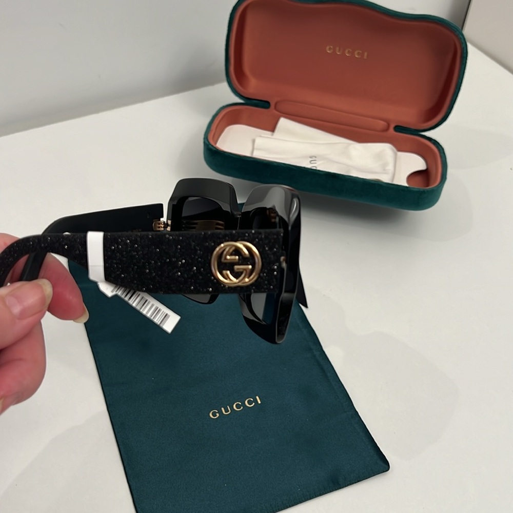 Gucci Black Oversized Square Sunglasses - Picture 3 of 12